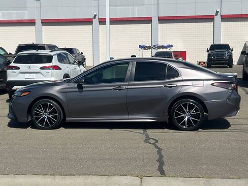 Certified 2023 Toyota Camry SE image 9