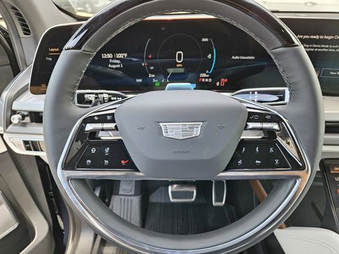 New 2026 Cadillac Vistiq Luxury w/ LPO, Floor Liner Package image 33