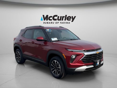 Used 2025 Chevrolet TrailBlazer LT AWD/4WD image 7