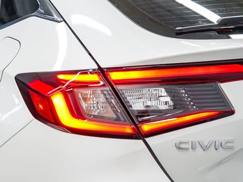 Used 2024 Honda Civic Sport Touring image 9
