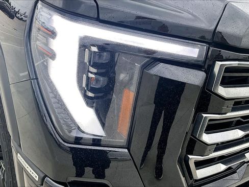 Used 2024 GMC Sierra 2500 AT4 w/ AT4 Premium Plus Package AWD/4WD image 24