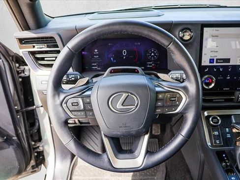 Used 2024 Lexus GX 550 w/ Accessory Package (Z1) AWD/4WD image 13
