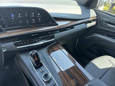 Used 2023 Cadillac Escalade Premium Luxury w/ LPO, Floor Liner Package AWD/4WD image 25