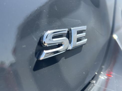 Used 2026 Toyota Camry SE FWD image 10