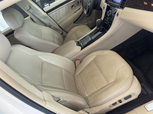 Used 2013 Ford Taurus Limited FWD image 20