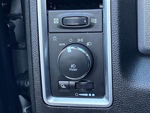 Used 2020 RAM 1500 Warlock AWD/4WD image 32