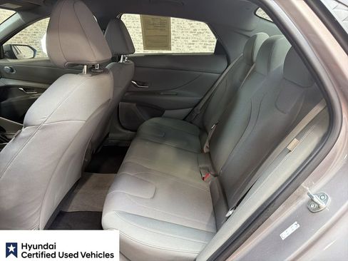 Used 2024 Hyundai Elantra SE image 16