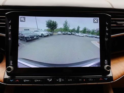 Used 2022 Jeep Grand Wagoneer Series III w/ Rear Seat Video Group 1 image 11
