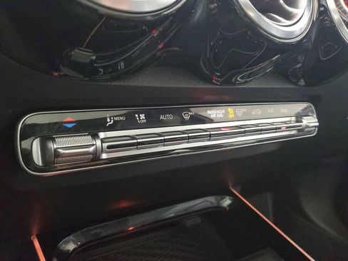 Used 2023 Mercedes-Benz GLB 250 image 29
