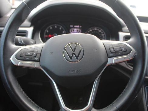 Used 2020 Volkswagen Atlas Cross Sport SE FWD image 34