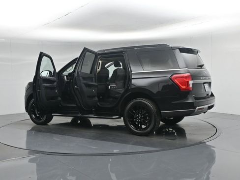 Used 2023 Ford Expedition XLT image 38