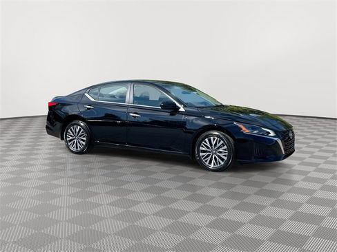 New 2025 Nissan Altima 2.5 SV w/ SV Premium Package image 13