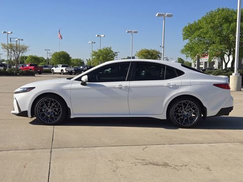 Used 2026 Toyota Camry SE w/ Multimedia Upgrade Package image 4