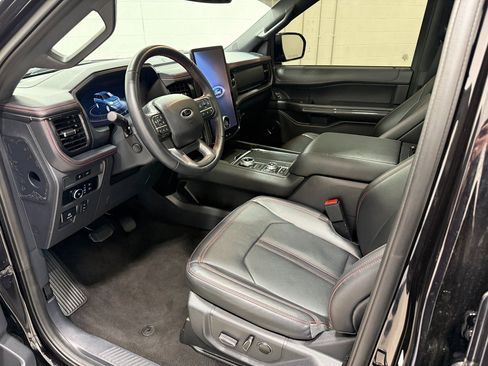 Used 2024 Ford Expedition Max Limited image 11