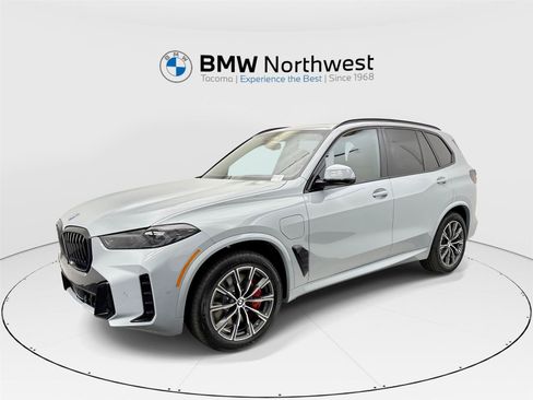 New 2026 BMW X5 xDrive50e w/ M Sport Package AWD/4WD image 1