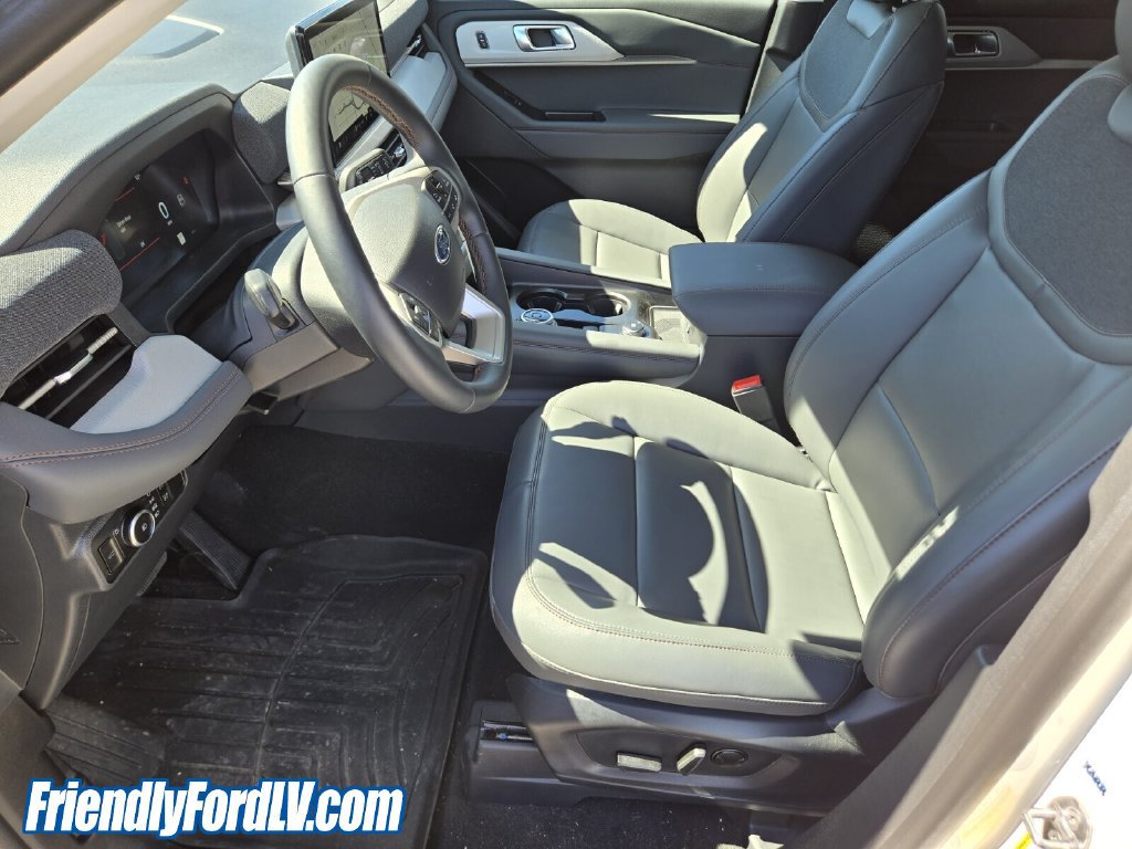 Certified 2026 Ford Explorer Active w/ Active Comfort Package RWD image 4