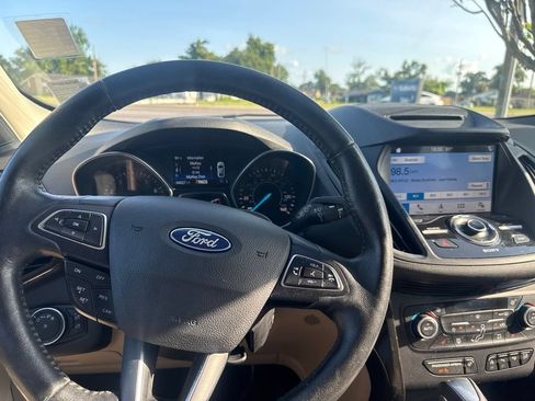 Used 2018 Ford Escape Titanium FWD image 21