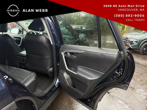 Used 2022 Toyota RAV4 XLE Premium AWD/4WD image 22