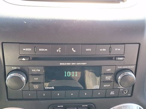 Used 2016 Jeep Wrangler Unlimited Sahara w/ Connectivity Group image 20