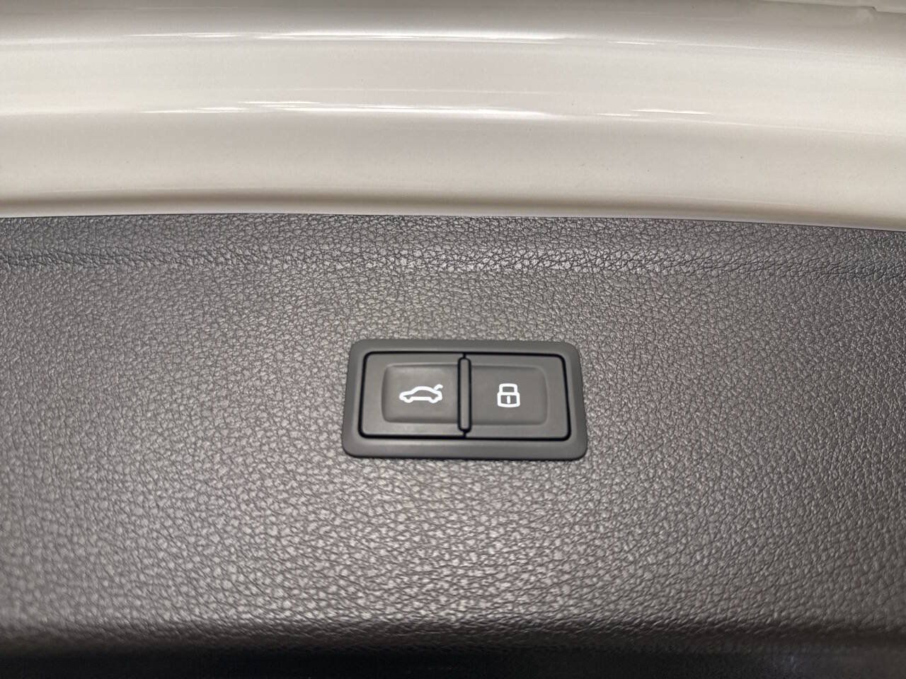 Used 2020 Audi SQ5 Premium Plus w/ Premium Plus Package AWD/4WD image 28