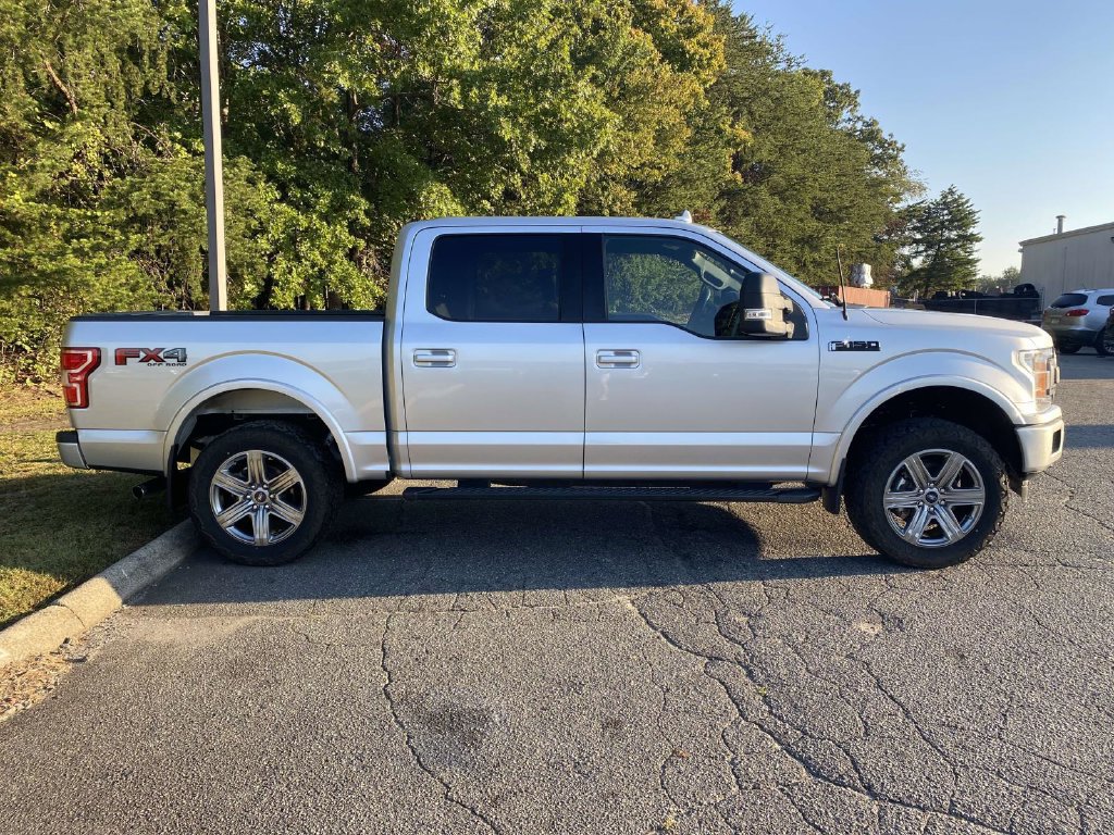 Used 2018 Ford F150 XLT w/ Equipment Group 302A Luxury AWD/4WD image 4