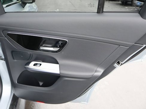 Certified 2025 Mercedes-Benz GLC 300 4MATIC image 17