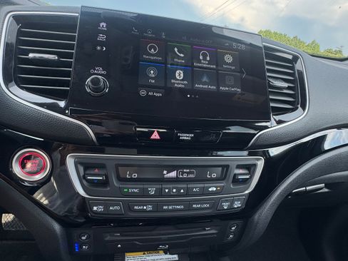 Used 2021 Honda Pilot Elite image 9