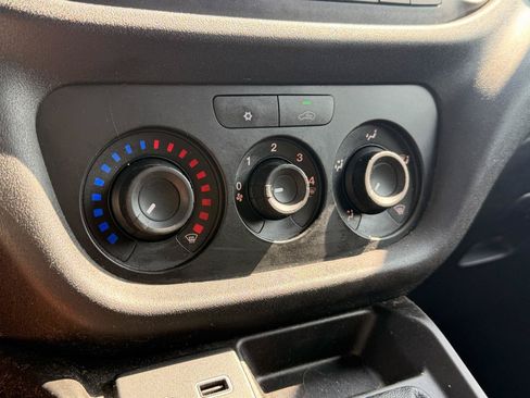 Used 2021 RAM ProMaster City Tradesman SLT w/ Window Group 05 FWD image 20