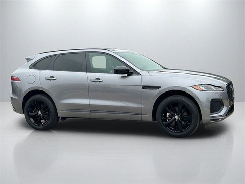 Used 2024 Jaguar F-PACE R-Dynamic S image 4