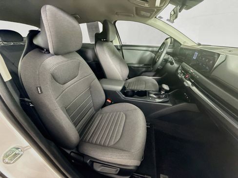 Used 2025 Kia K4 EX FWD image 33