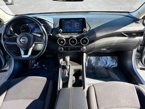 Used 2023 Nissan Sentra SV image 3