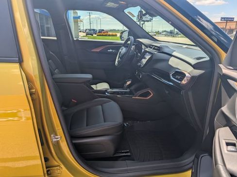 Used 2023 Chevrolet TrailBlazer ACTIV w/ Sun and Liftgate Package AWD/4WD image 3