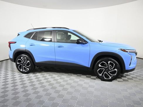 Used 2024 Chevrolet Trax RS w/ Sunroof Package image 8