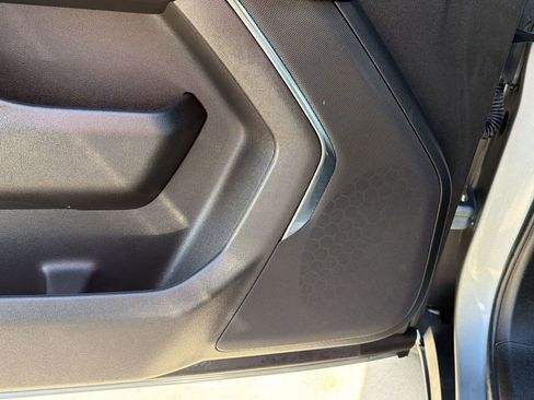 Used 2025 Chevrolet Suburban Z71 image 24