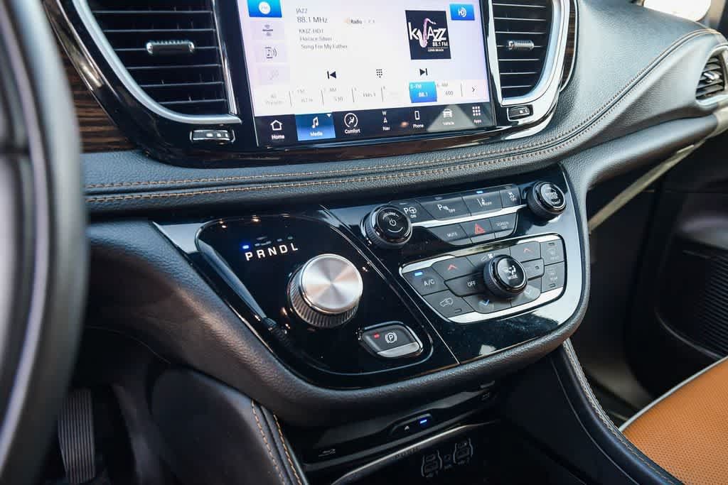 Used 2022 Chrysler Pacifica Pinnacle FWD image 23