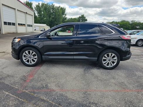 Used 2019 Ford Edge Titanium w/ Equipment Group 301A FWD image 4