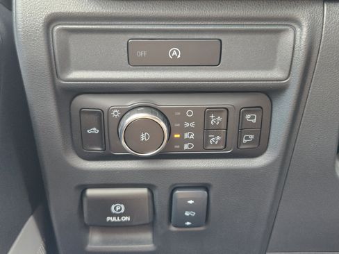 Used 2025 Ford F150 Platinum w/ Equipment Group 702A High AWD/4WD image 17