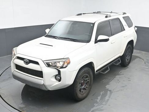 Used 2018 Toyota 4Runner TRD Off-Road AWD/4WD image 21