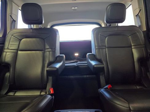 Used 2023 Lincoln Aviator Reserve AWD/4WD image 12