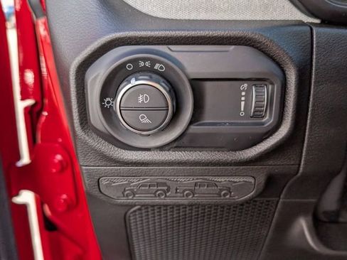 Used 2024 Jeep Gladiator Sport image 32