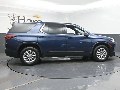 Used 2022 Chevrolet Traverse LS FWD image 39