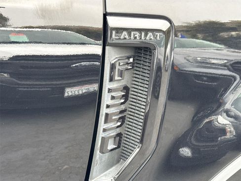 Certified 2022 Ford F350 Lariat w/ Tremor Off-Road Package AWD/4WD image 8