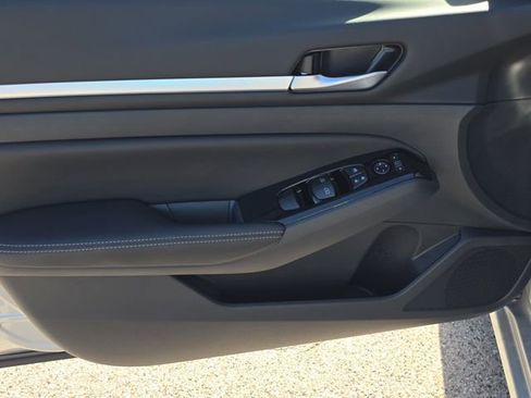 New 2025 Nissan Altima 2.5 SL FWD image 19