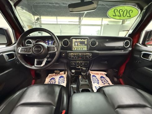 Used 2022 Jeep Wrangler Unlimited Sahara AWD/4WD image 11