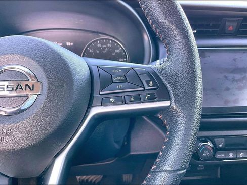 Used 2021 Nissan Kicks SR w/ SR Premium Package image 11