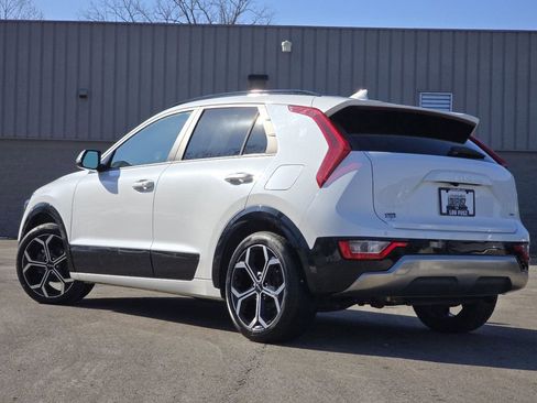 Used 2023 Kia Niro EX Touring image 16