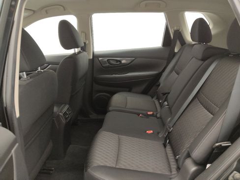 Used 2019 Nissan Rogue S AWD/4WD image 18