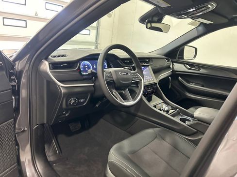 New 2026 Jeep Grand Cherokee L Laredo image 17