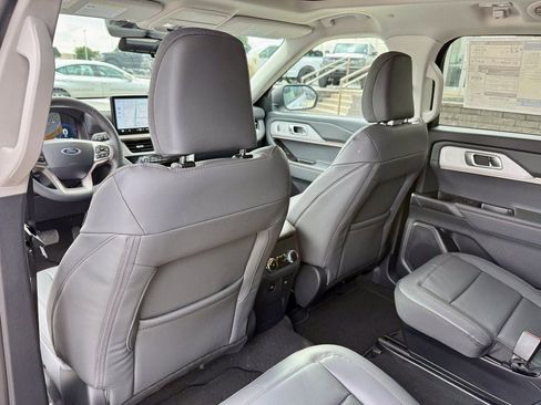 New 2026 Ford Explorer Active w/ Active Comfort Package image 12