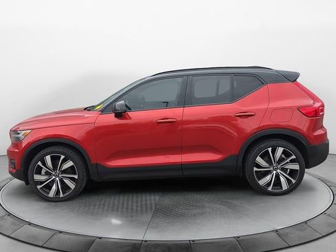 Used 2022 Volvo XC40 P8 Recharge Ultimate image 2